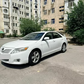 Toyota Camry 2011