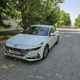 Hyundai Elantra 2021