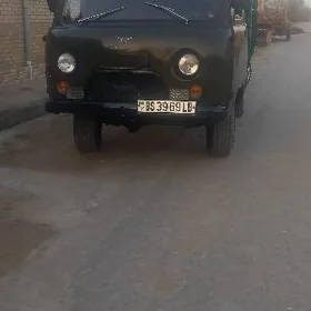 UAZ 452 1990