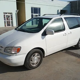 Toyota Sienna 2001