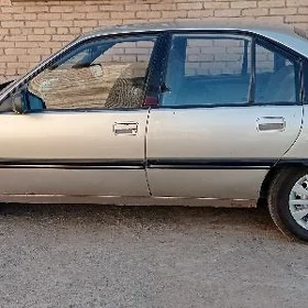 Opel Omega 1990