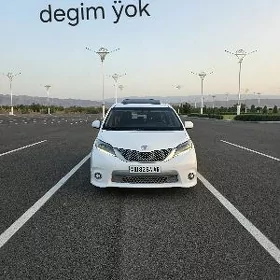 Toyota Sienna 2017