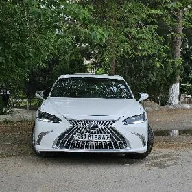 Lexus ES 350 2022