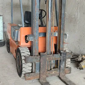 Kara Forklift 2000
