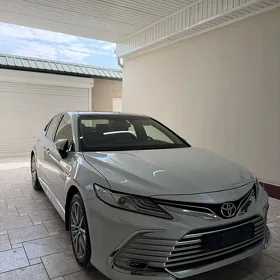 Toyota Camry 2023