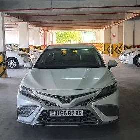 Toyota Camry 2021