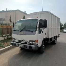 Isuzu Forward 2005