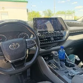 Toyota Highlander 2020