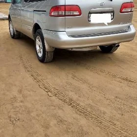 Toyota Sienna 2002