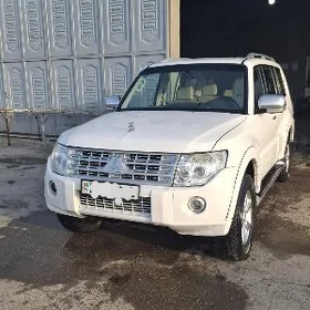 Mitsubishi Pajero 2008