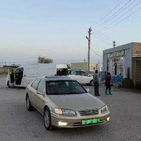 Toyota Camry 2000