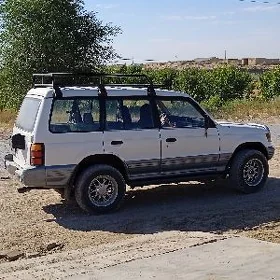 Mitsubishi Montero 1995