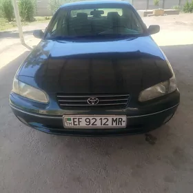 Toyota Camry 1999