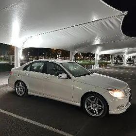 Mercedes-Benz C300 2010