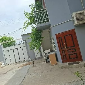 просторная комната во  дворе