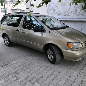 Toyota Sienna 2002