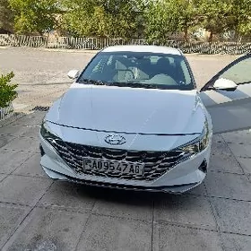 Hyundai Elantra 2022