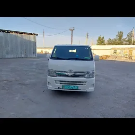 Toyota Hiace 2012