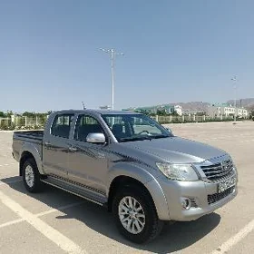 Toyota Hilux 2015