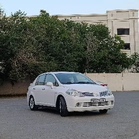 Nissan Tiida 2006