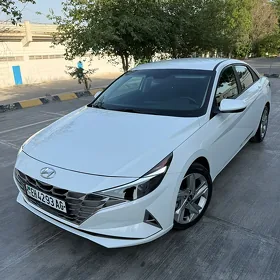 Hyundai Elantra 2022