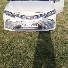 Toyota Camry 2021
