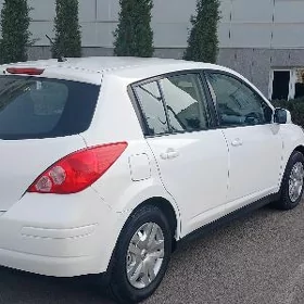 Nissan Versa 2011