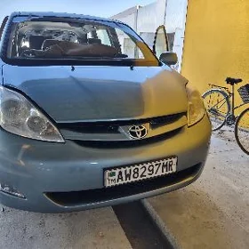 Toyota Sienna 2006