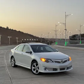 Toyota Camry 2014