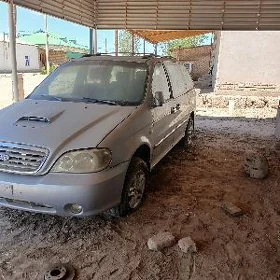 Kia Carnival 2002