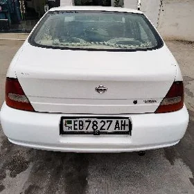 Nissan Altima 2000