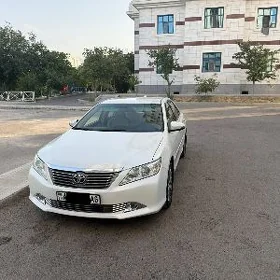 Toyota Camry 2014