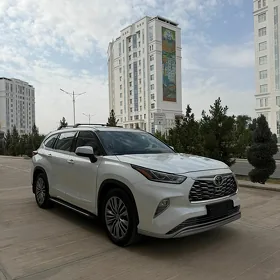 Toyota Highlander 2022