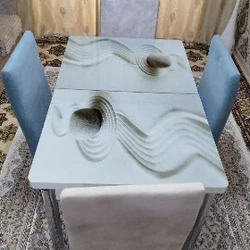 Стол со стульями