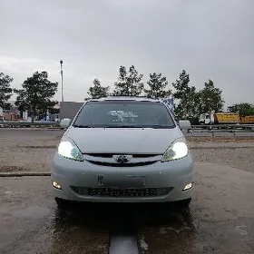 Toyota Sienna 2004