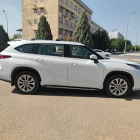Toyota Highlander 2022