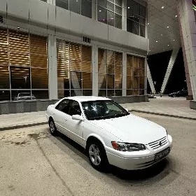 Toyota Camry 1999