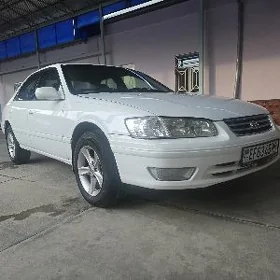 Toyota Camry 2000