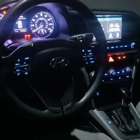 Hyundai Elantra 2020
