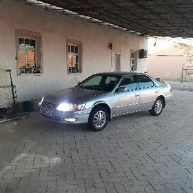 Toyota Camry 2000