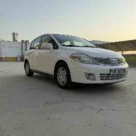 Nissan Versa 2008