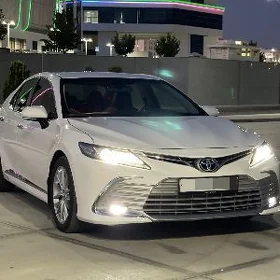 Toyota Camry 2023