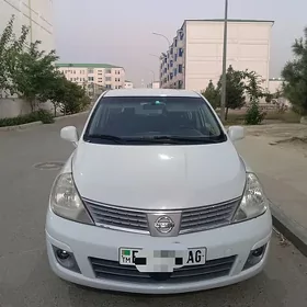 Nissan Versa 2011