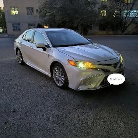 Toyota Camry 2020