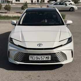 Toyota Camry Hybrid 2025