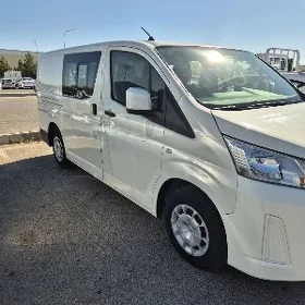 Toyota Hiace 2022
