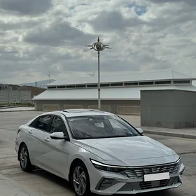Hyundai Elantra 2025