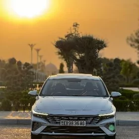 Hyundai Elantra 2025