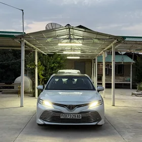 Toyota Camry 2019