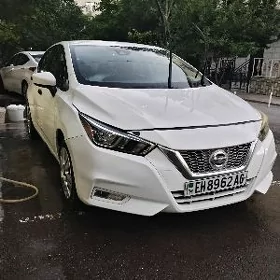 Nissan Versa 2020